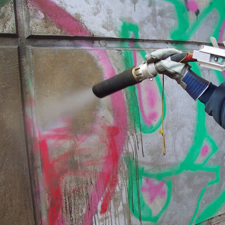Eliminación de Graffitis de una gran variedad de superficies en casas y edificios en Bogotá, Colombia