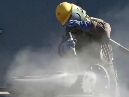 Limpieza con chorro de arena y granallado en Bogotá, Colombia. Sandblasting Colombia SAS.
